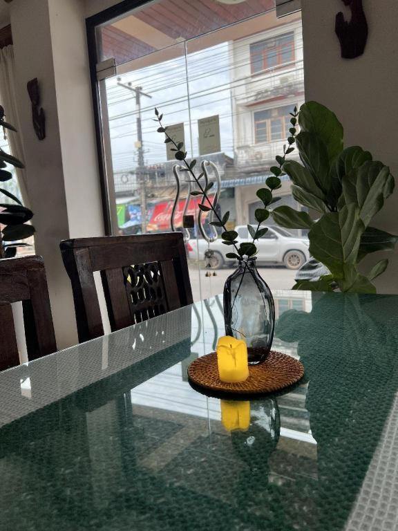 Ritzy House Hotel Chumphon Bagian luar foto