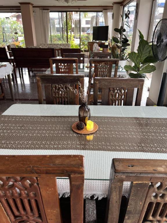 Ritzy House Hotel Chumphon Bagian luar foto